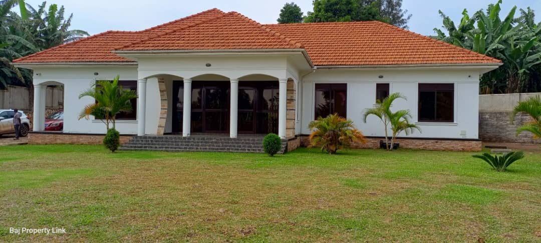 Bungalow on Sale in Fort portal Tourism City