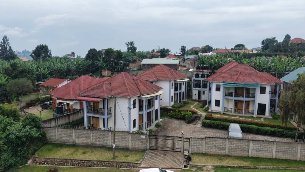 "EXECUTIVE APARTMENT FOR RENT IN RWENGOMA!